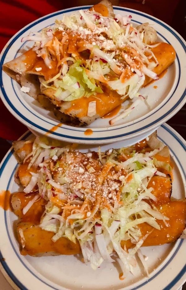 ENRROLLADAS CON SALSA NATURAL