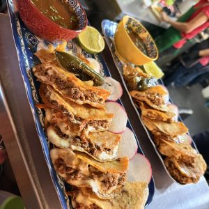 TACOS DE BIRRIA QUESATACOS DE BIRRIA