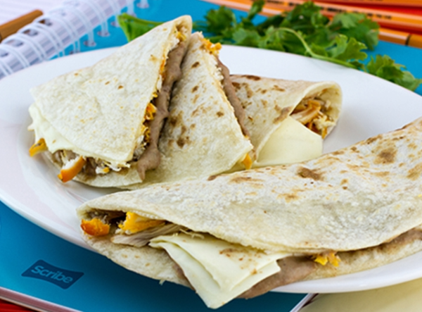 image (93) TORTILLAS DE HARINA CON POLLO